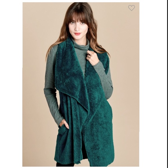 ❤️2 for $40❤️green waterfall faux fur vest - Picture 3 of 4